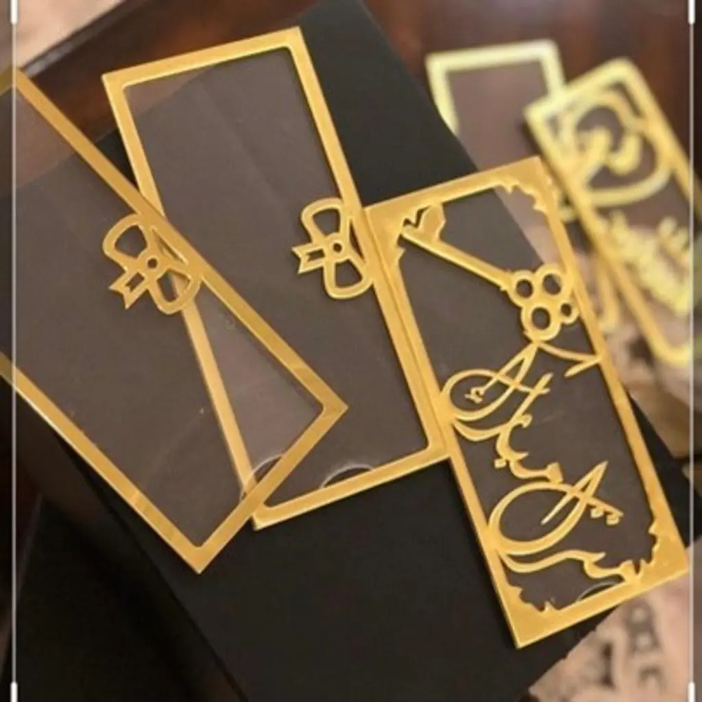 ظرف أكريليك لإضافة مبلغ